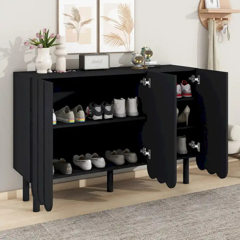 Schuhschrank und Buffet-Sideboard mit Türen in Wellenoptik, verstellbaren Einlegeböden und Beinen aus Massivholz